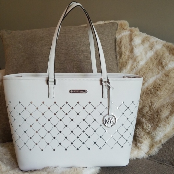 MICHAEL Michael Kors Handbags - 🔥*SALE* MICHAEL KORS OPTIC WHITE JETSET CARRYALL